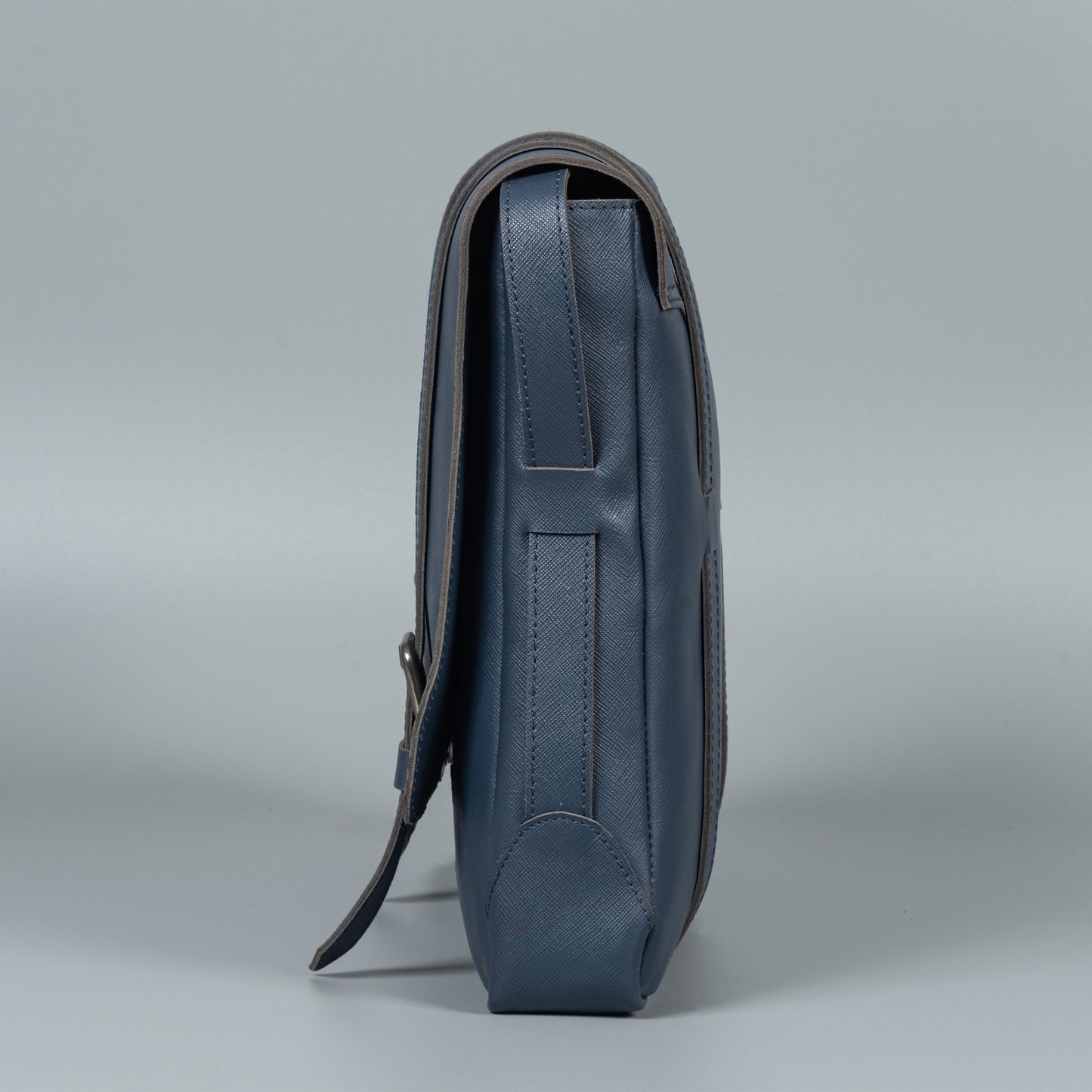 Ivo Messenger Bag